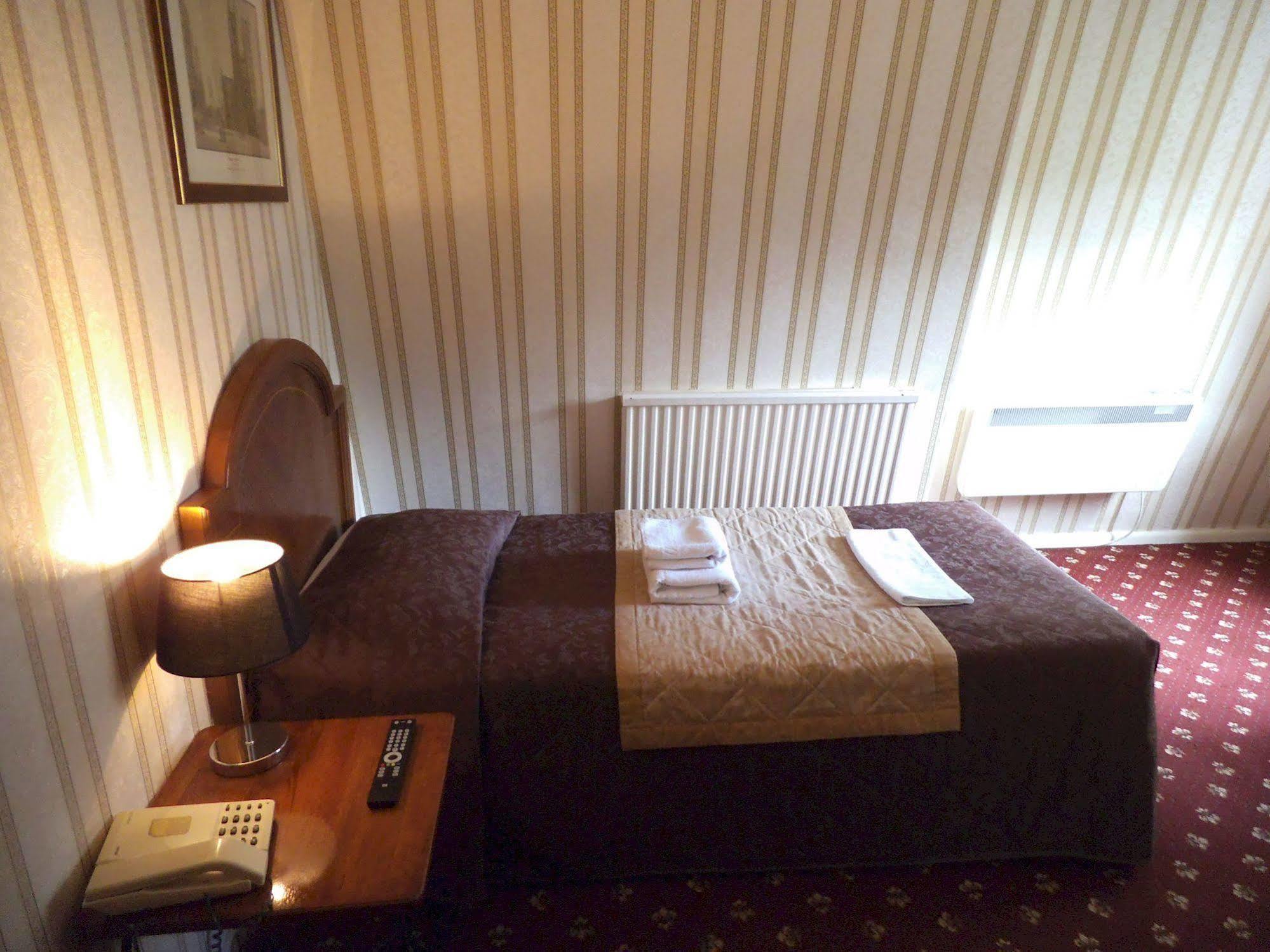 Redcar Hotel Бат Экстерьер фото
